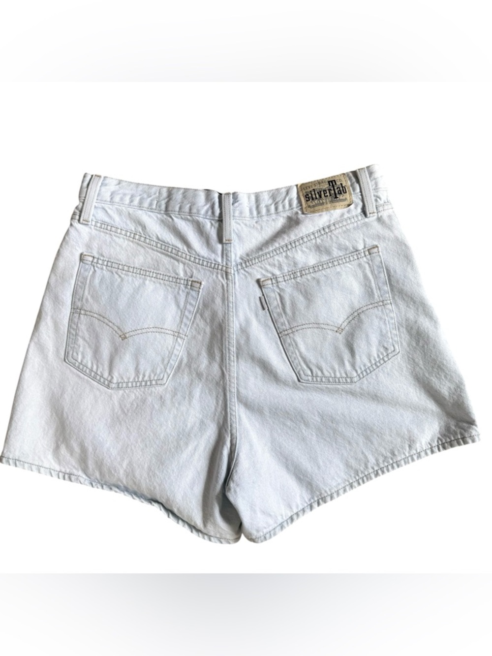 Woman’s Levi's Silver Tab High Waisted Mom Shorts Size 32 Light Denim